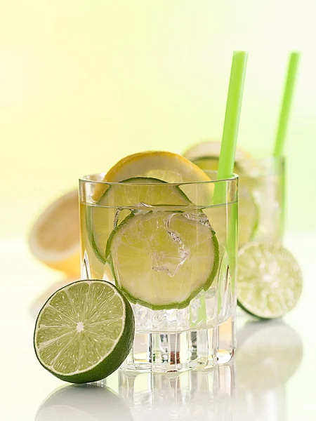 Water in the glass with ice cubes — Stock Photo, Image