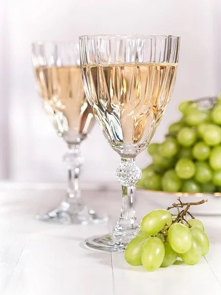 Un bicchiere di vino bianco — Foto Stock