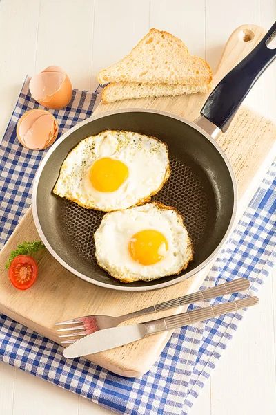 Two fried eggs — Stock Photo, Image