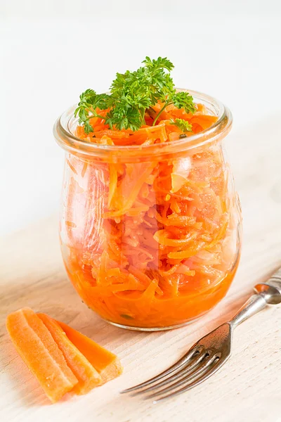 Comida vegetariana cruda de zanahorias — Foto de Stock