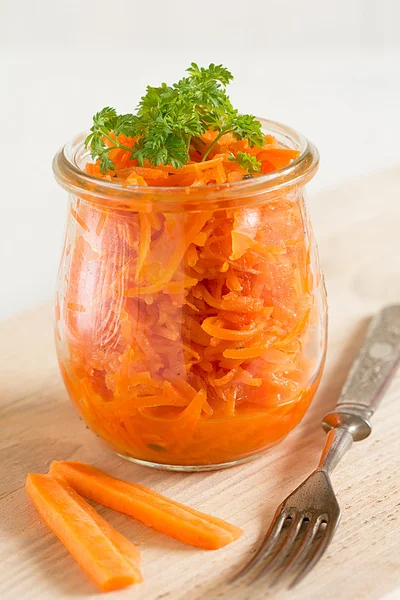 Comida vegetariana cruda de zanahorias — Foto de Stock