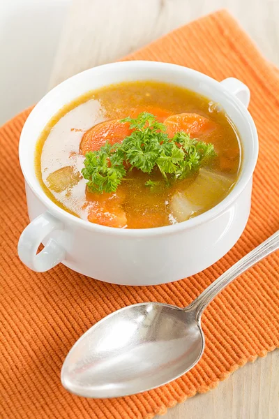 Marchew gulasz w filiżance zupa — Zdjęcie stockowe