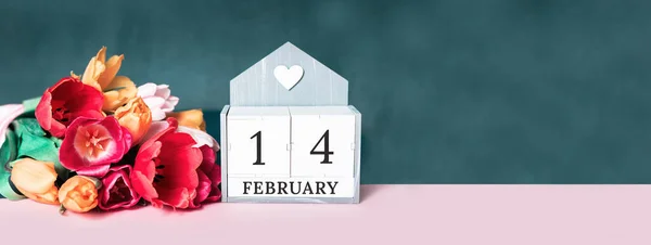 Februar Kalender Mit Einem Strauß Tulpenblumen Grußkarte — Stockfoto