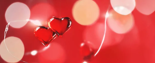 Zwei Glasherzen Anhänger Groß Und Klein Valentinstag Grußkarte Banner Oder — Stockfoto
