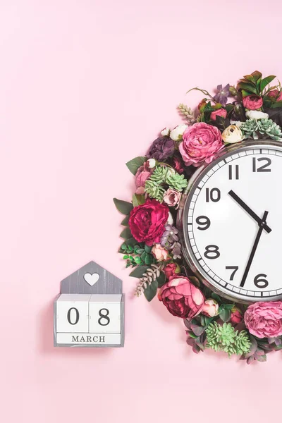 März Kalender Teil Einer Großen Analogen Einfachen Wanduhr Voller Blüte — Stockfoto