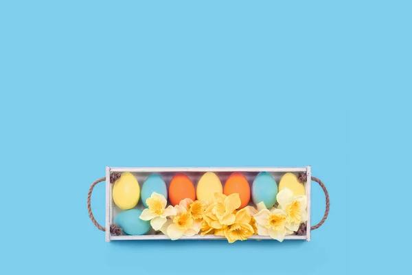 Happy Kartka Powitalna Wielkanoc Żółtym Pomarańczowym Niebieskim Pastelowym Farbowanym Pisankami — Zdjęcie stockowe