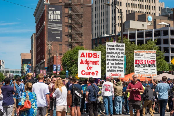 Fanatics rally with signs — Stock Photo, Image