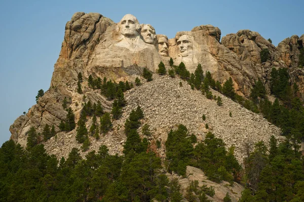 Quatro Presidentes Olham Para Baixo Topo Monumento Nacional Mount Rushmore — Fotografia de Stock