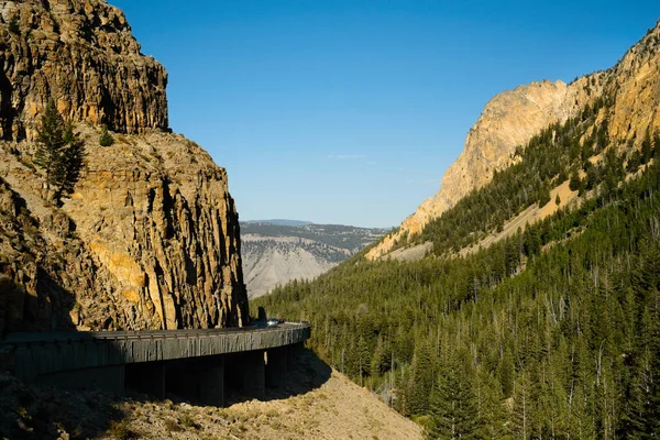 Portão Dourado Yellowstone Uma Passagem Dramática Pelas Montanhas Caminho Norte — Fotografia de Stock