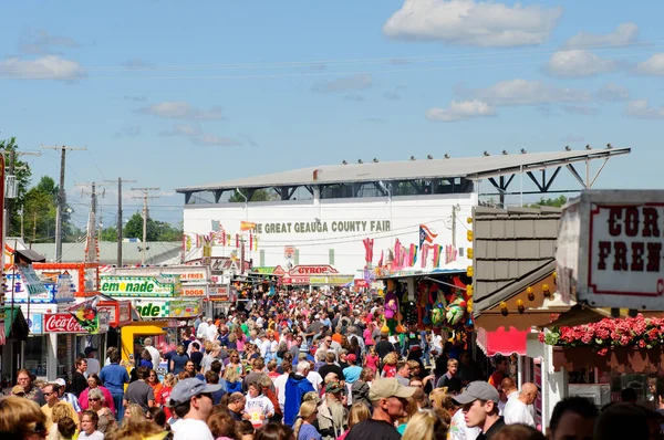 Burton Sept Des Foules Pressent Chemin Lors 188E Foire Annuelle — Photo