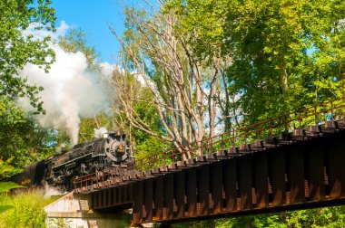 Tren Köprüsü yaklaşıyor