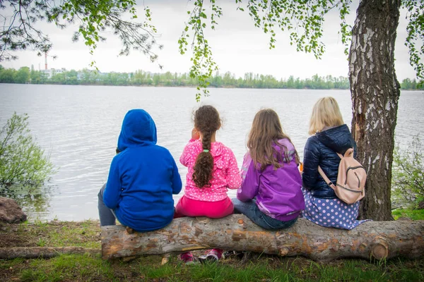 Children Sitting Log Forest Drinking Tea — Stock Photo, Image