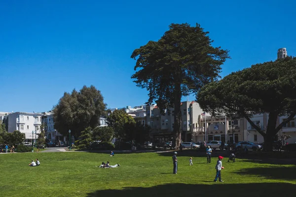 San Francisco Usa Marca 2019 Mieszkańcy Cieszą Się Słonecznym Dniem — Zdjęcie stockowe