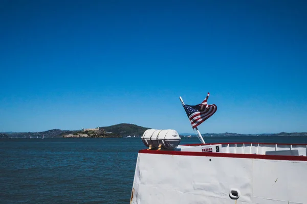 San Francisco Estados Unidos Marzo 2019 Bandera Estadounidense Barco Con — Foto de Stock