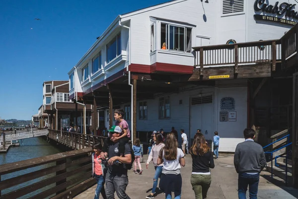 San Francisco Estados Unidos Marzo 2019 Gente Caminando Por Muelle — Foto de Stock