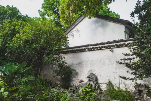 Traditionele Chinese Architectuur Tussen Bomen Lingering Garden Scenic Area Suzhou — Stockfoto