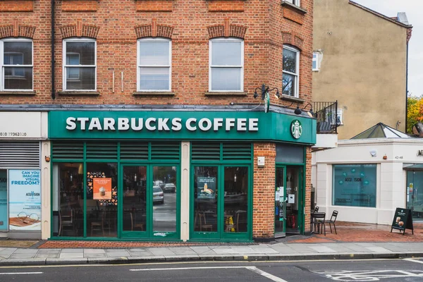 Londra Ngiltere Ekim 2020 Fulham Daki Starbucks Kafe Nin Dışı — Stok fotoğraf