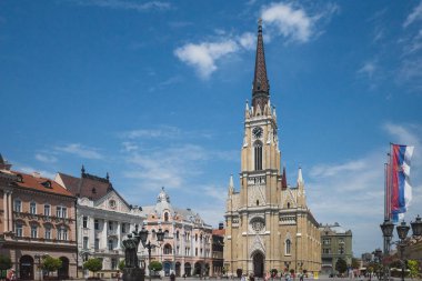 27 Temmuz 2019 - Novi Sad, Sırbistan: Novi Sad şehir merkezindeki Liberty Meydanı 'ndaki Mary Church' ün adı