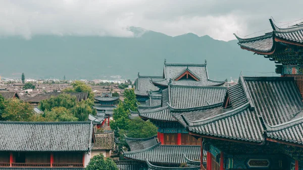 Pohled Tradiční Archiecture Horskou Krajinou Starém Městě Lijiang Yunnan Čína — Stock fotografie