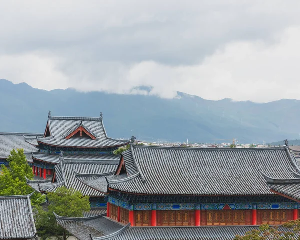 Pohled Tradiční Archiecture Horskou Krajinou Starém Městě Lijiang Yunnan Čína — Stock fotografie