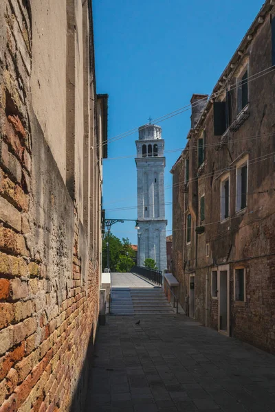 Torre Iglesia San Pietro Castello Por Puente Venecia Italiaen Venecia — Foto de Stock