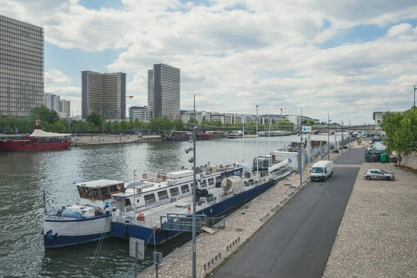 Травня 2021 Париж Франція Вид Річку Сени Будівлями Національної Бібліотеки — стокове фото