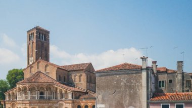 Santi Maria e Donato Bazilikası ve İtalya Venedik 'teki Murano adasındaki kule