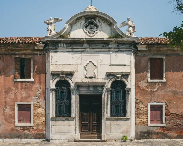 Facciata Ingresso Marmo Bianco Della Casa Veneziana Sull Isola Murano — Foto Stock