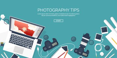 Fotoğrafçı ekipman üzerinde bir tablo. Fotoğraf araçları, fotoğraf düzenleme, beğenilen düz arka plan. Dijital photocamera lens ile. Vektör çizim.