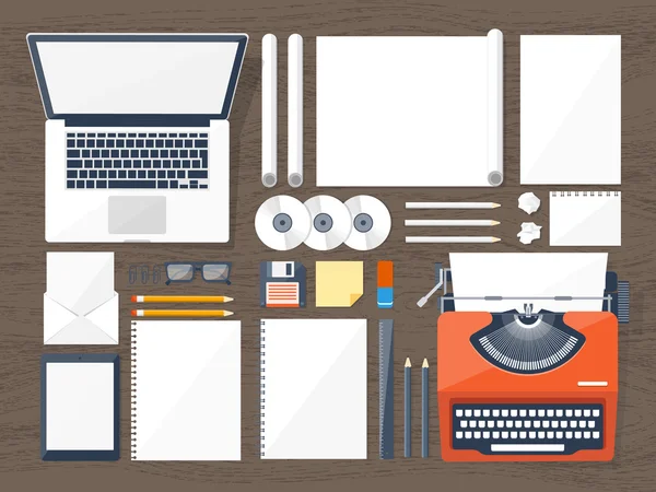 Vektorillustration. flache Schreibmaschinen.laptop. Erzählen Sie Ihre Geschichte. Schriftsteller. Bloggen. — Stockvektor