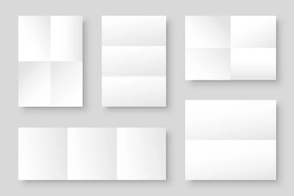 Blanko gefaltete Papierbögen Sammlung. Weißes Notizbuch oder Buchseite. Design-Vorlage oder Attrappe. Vektorillustration. — Stockvektor