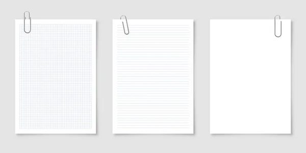 Ρεαλιστικά λευκά φύλλα χαρτιού σε μέγεθος Α4 με μεταλλικό κλιπ, βάση σε γκρι φόντο. Σελίδα σημειωματάριο, έγγραφο. Πρότυπο σχεδιασμού ή μακέτα. Εικονογράφηση διανύσματος. — Διανυσματικό Αρχείο