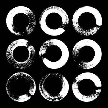 Grunge daireleri, fırça darbeleri, çizgiler, mürekkep lekeleri, elle çizilmiş karalama şekilleri. El yapımı kabataslak izler, akrilik lekeler, kömür çizgileri. Boya dokuları, kuru fırça etkisi. Vektör illüstrasyonu.