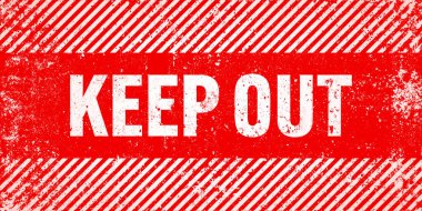 Kırmızı ve beyaz köşegen çizgileri olan uyarı işareti. Dikkat, tehlike ya da uyarı sembolü. İnşaat alanı tabelası, yol güvenliği uyarısı, tehlike bayrağı, güvenlik alarmı kalkanı. Vektör illüstrasyonu.