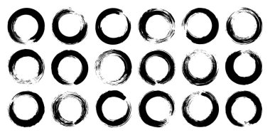 Grunge daireleri, fırça darbeleri, çizgiler, mürekkep lekeleri, elle çizilmiş karalama şekilleri. El yapımı kabataslak izler, akrilik lekeler, kömür çizgileri. Boya dokuları, kuru fırça etkisi. Vektör illüstrasyonu.