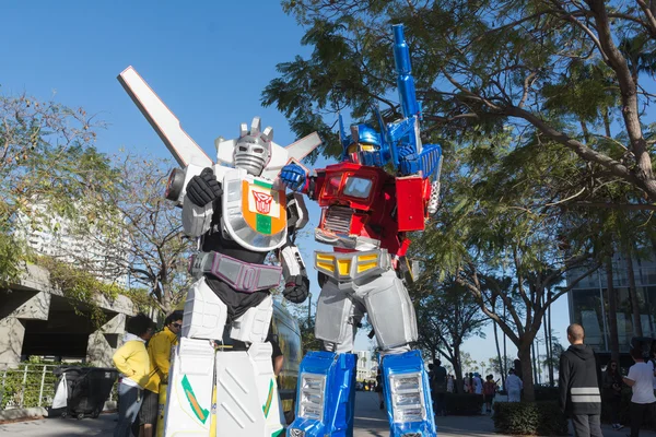 Trajes de transformadores durante a Long Beach Comic Expo . — Fotografia de Stock