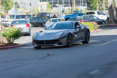 Ferrari F12berlinetta ekranda