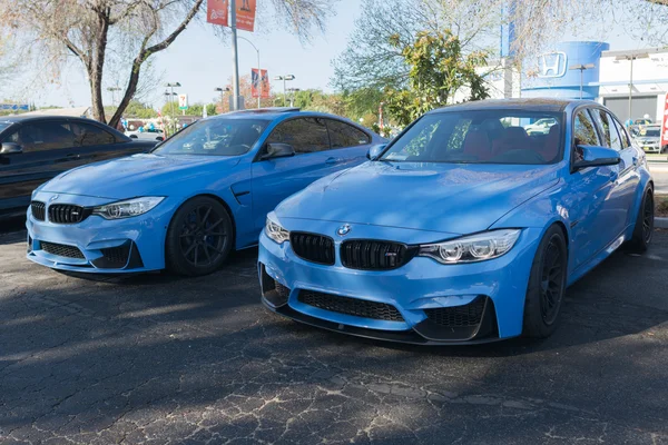 Bmw m4 auf dem Display — Stockfoto