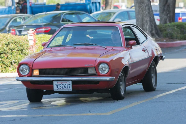 Ford Pinto на выставке — стоковое фото