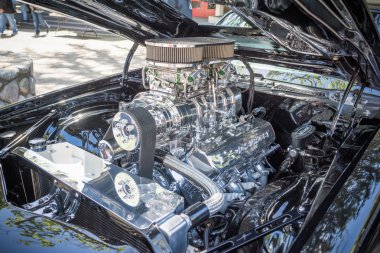 Customized muscle car engine displayed 