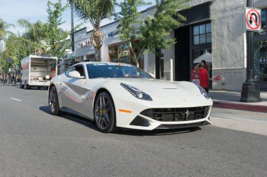Ferrari F12berlinetta ekranda