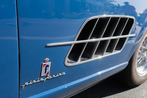 Ferrari pininfarina logo auf dem display — Stockfoto