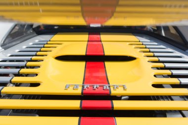 Ferrari logosu ekranda