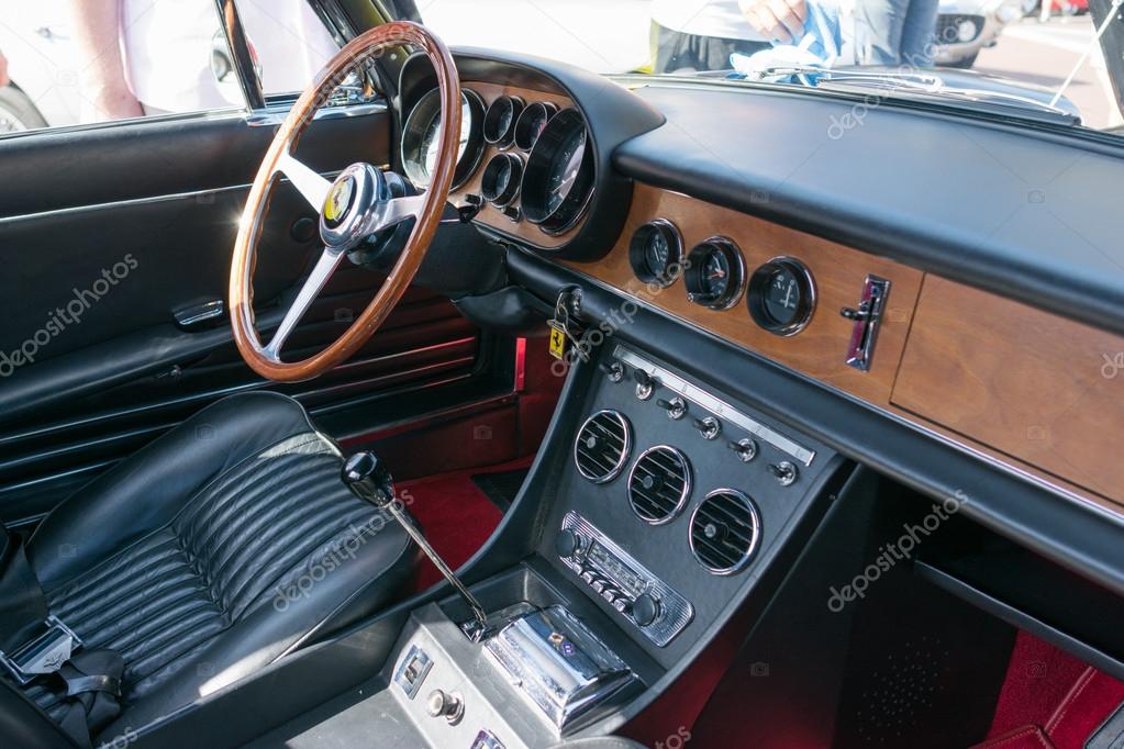 Ferrari Interieur Auf Dem Display Redaktionelles Stockfoto