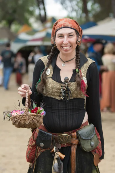 Ortaçağ kostüm kadınla — Stok fotoğraf
