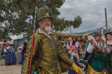 adam Ortaçağ kostüm