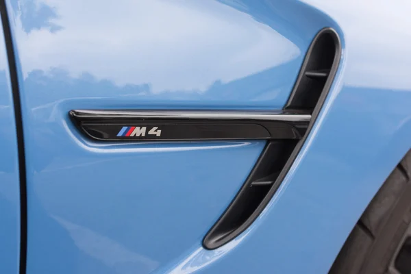 BMW M4 логотип — стокове фото