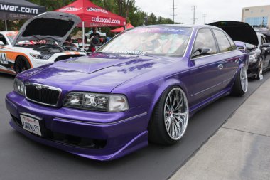 Değiştirilmiş Infiniti Q45 Sedan