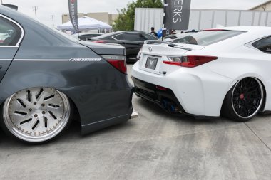 Ekranda modifiye arabalar