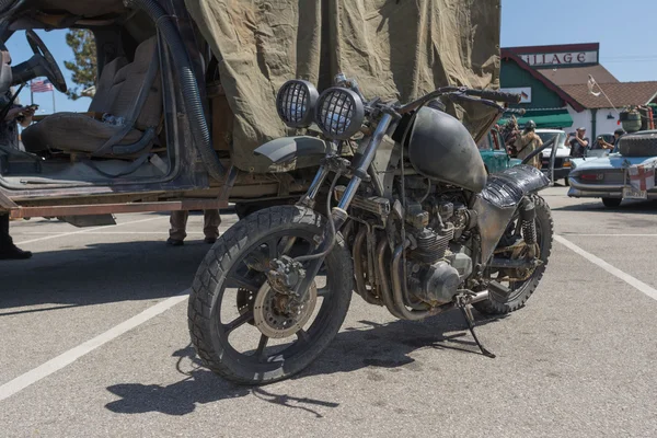 Post-apocalyptic survival motorcycle — Stock Photo, Image